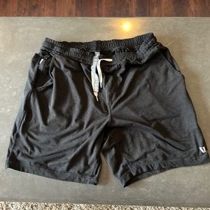 Vuori - Ponto Shorts - Black Heather - Large